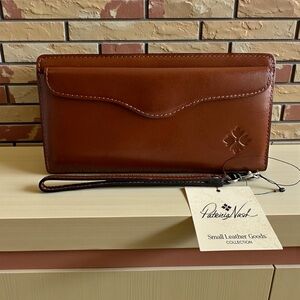 Patricia Nash Valentia Convertible Wristlet Wallet